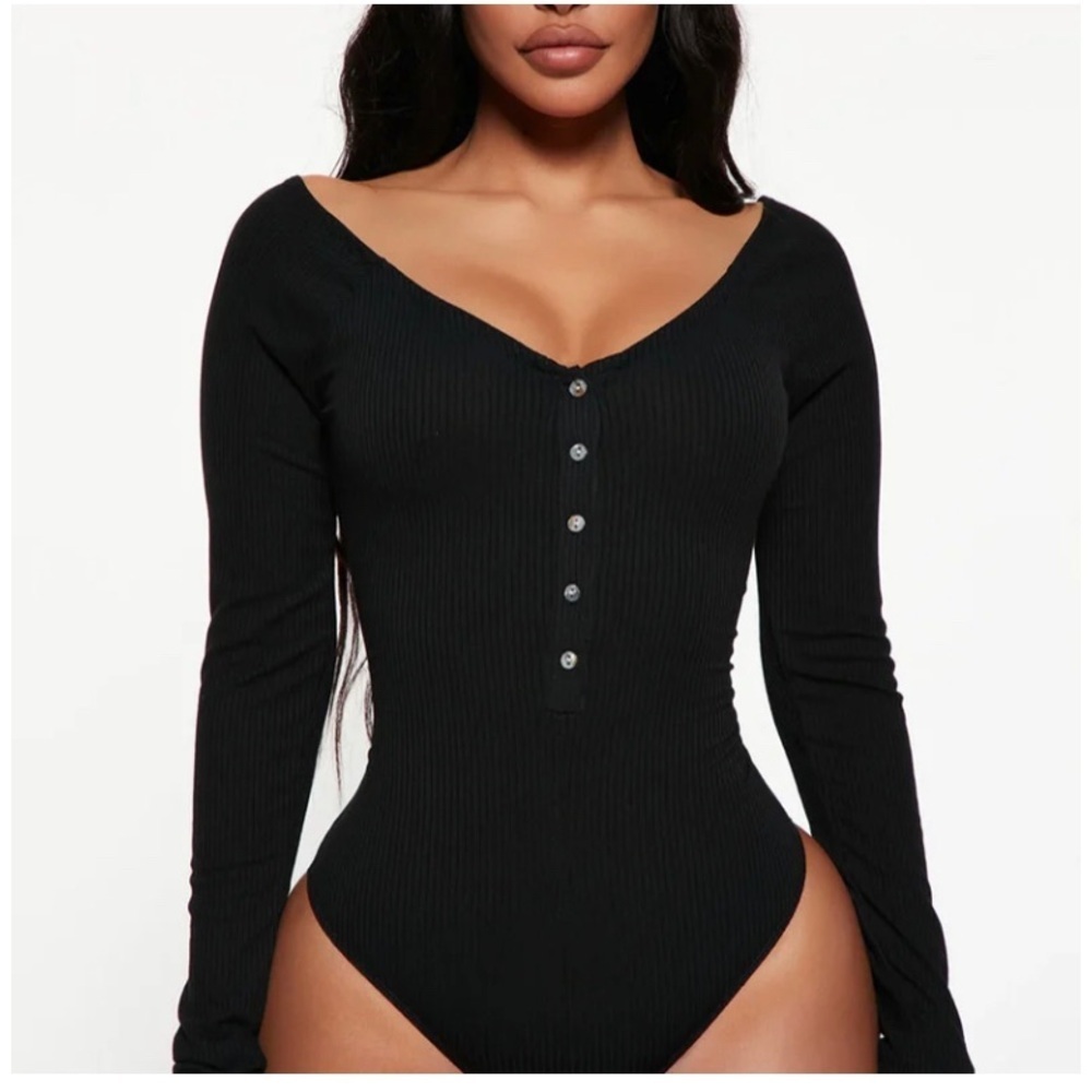 FASHION NOVA Black Bodysuit - Picture 3 of 10
